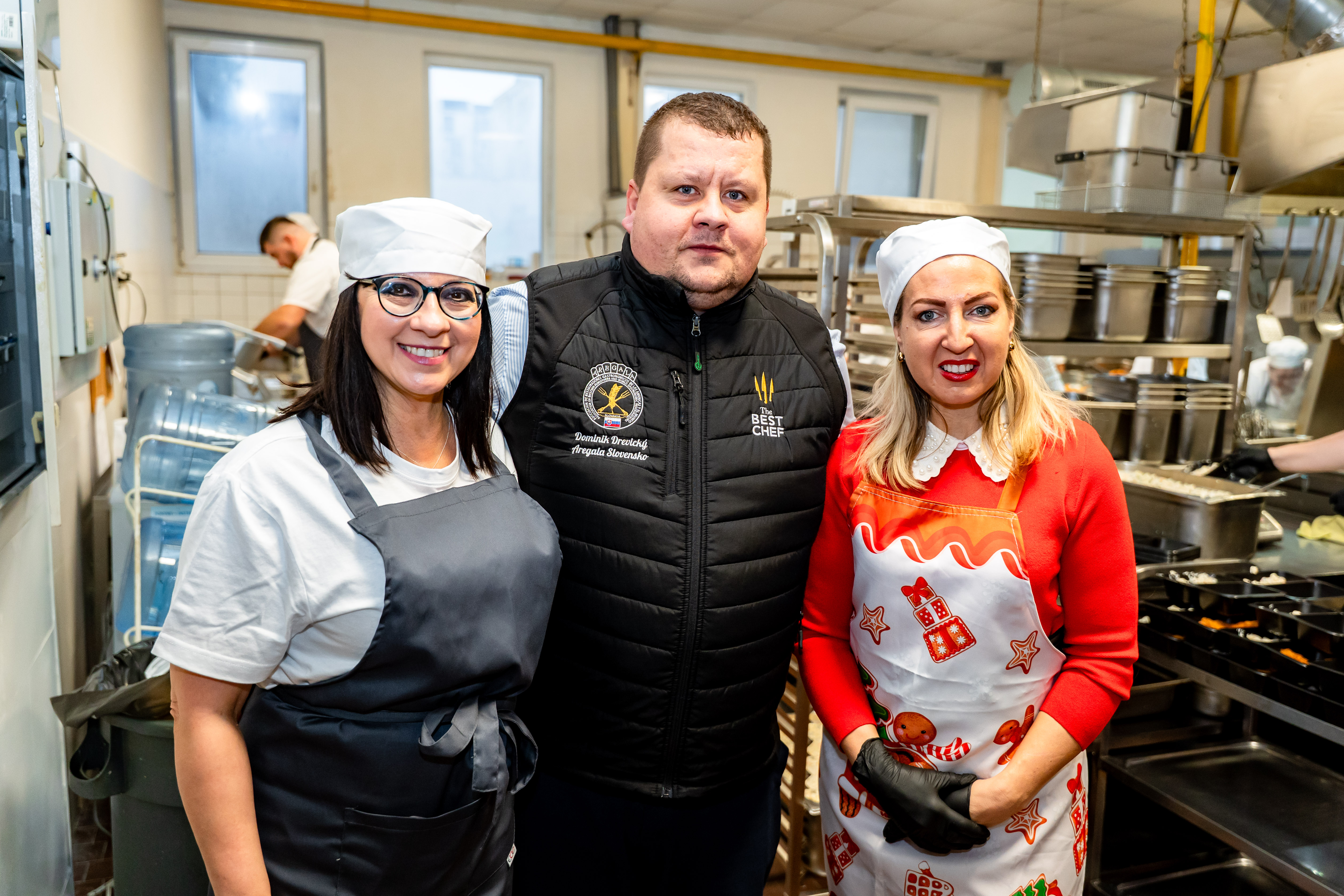 Tradicne charitativne podujatie Vianocne varenie pre seniorov-28